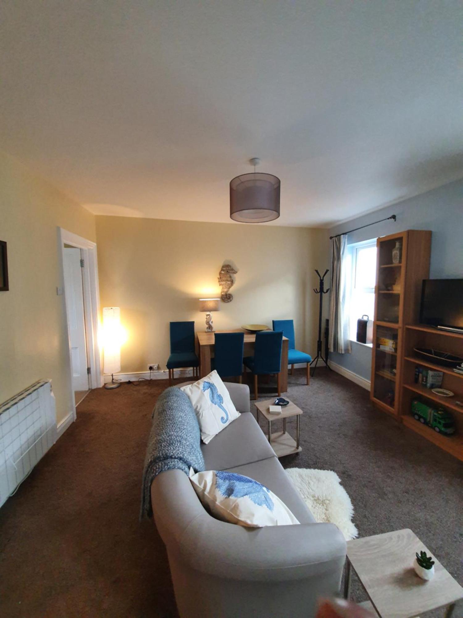 Main Street House Apartment Portrush Bilik gambar