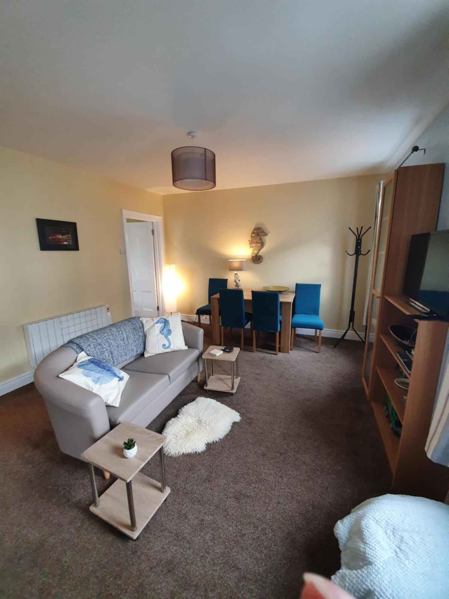 Main Street House Apartment Portrush Bilik gambar